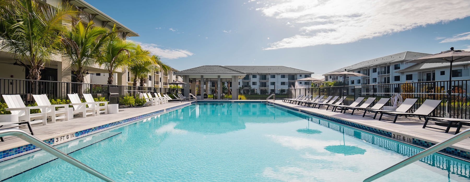 2 bedroom apartments with pool
